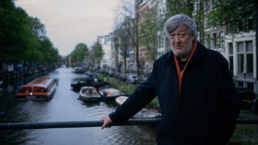Stephen Fry, Willem and Frieda - Defying the Nazi's
